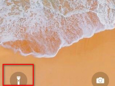 苹果x锁屏手电筒怎么开第1步