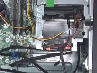 机械硬盘怎么装第3步