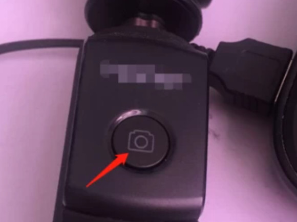 自拍杆怎么连接手机第4步