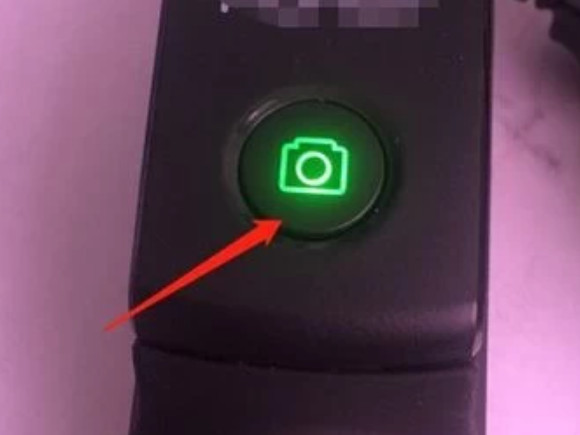 自拍杆怎么连接手机第5步