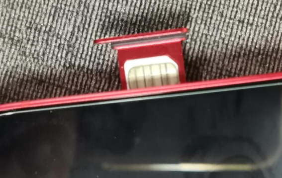 苹果12怎么插卡第4步