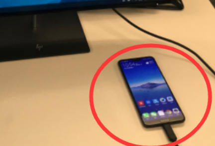 用数据线把手机照片传到电脑第1步