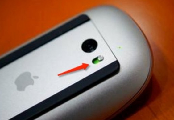 苹果蓝牙鼠标怎么连接电脑第1步