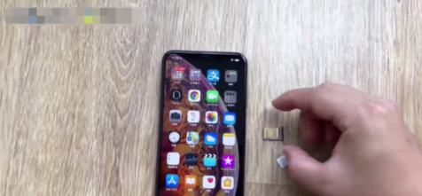 苹果xr是双卡怎么安装第2步