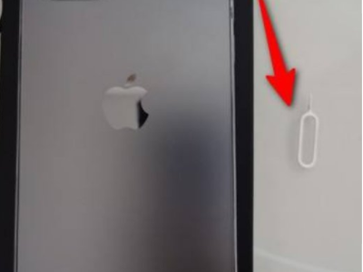 iphone12是双卡怎么插第1步