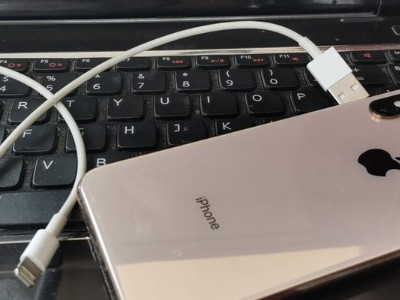 如何用电脑读取手机文件第1步