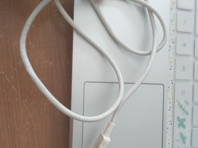 充电接口松动及插不紧的解决方法第2步