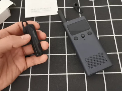 蓝牙耳机怎么佩戴第5步