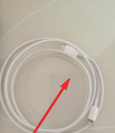 iphone12配的数据线怎么用第2步