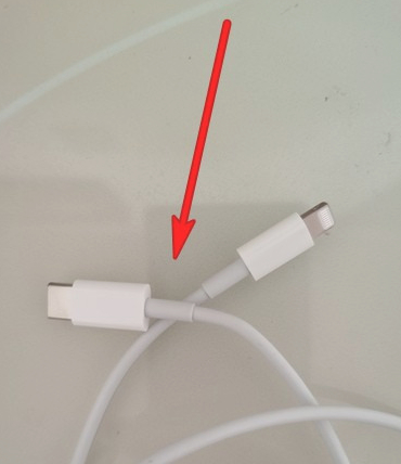 iphone12配的数据线怎么用第3步