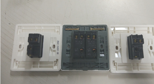 一开三控开关怎么接第1步