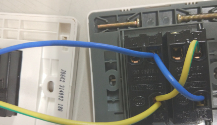 一开三控开关怎么接第4步