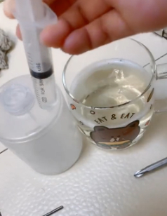 小米洗手液怎么加液第3步